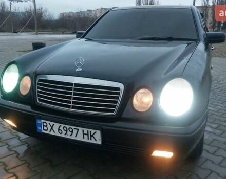 Синий Мерседес Е-Класс, объемом двигателя 2.8 л и пробегом 384 тыс. км за 1995 $, фото 38 на Automoto.ua