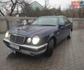 Синий Мерседес Е-Класс, объемом двигателя 2 л и пробегом 200 тыс. км за 1500 $, фото 1 на Automoto.ua