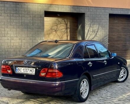 Синій Мерседес Е-Клас, об'ємом двигуна 2.3 л та пробігом 290 тис. км за 1999 $, фото 3 на Automoto.ua