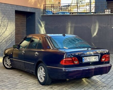 Синій Мерседес Е-Клас, об'ємом двигуна 2.3 л та пробігом 290 тис. км за 1999 $, фото 2 на Automoto.ua