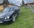 Синий Мерседес Е-Класс, объемом двигателя 2.8 л и пробегом 280 тыс. км за 2100 $, фото 1 на Automoto.ua