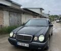 Синий Мерседес Е-Класс, объемом двигателя 2.8 л и пробегом 300 тыс. км за 2100 $, фото 1 на Automoto.ua