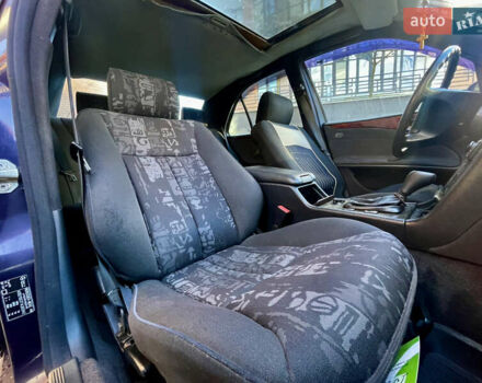 Синий Мерседес Е-Класс, объемом двигателя 2.3 л и пробегом 290 тыс. км за 1999 $, фото 17 на Automoto.ua