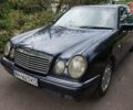 Синий Мерседес Е-Класс, объемом двигателя 3 л и пробегом 383 тыс. км за 4500 $, фото 2 на Automoto.ua