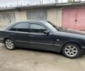Синий Мерседес Е-Класс, объемом двигателя 2.8 л и пробегом 300 тыс. км за 2100 $, фото 5 на Automoto.ua