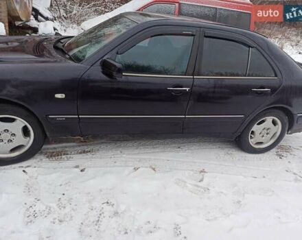 Синій Мерседес Е-Клас, об'ємом двигуна 2.2 л та пробігом 350 тис. км за 2800 $, фото 5 на Automoto.ua