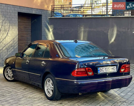 Синий Мерседес Е-Класс, объемом двигателя 2.3 л и пробегом 290 тыс. км за 1999 $, фото 4 на Automoto.ua
