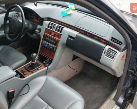 Синий Мерседес Е-Класс, объемом двигателя 2.8 л и пробегом 384 тыс. км за 1995 $, фото 18 на Automoto.ua