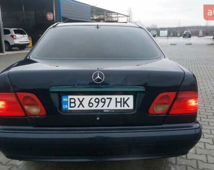 Синий Мерседес Е-Класс, объемом двигателя 2.8 л и пробегом 384 тыс. км за 1995 $, фото 28 на Automoto.ua