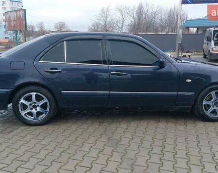 Синий Мерседес Е-Класс, объемом двигателя 2.8 л и пробегом 384 тыс. км за 1995 $, фото 32 на Automoto.ua