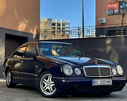 Синий Мерседес Е-Класс, объемом двигателя 2.3 л и пробегом 290 тыс. км за 1999 $, фото 1 на Automoto.ua