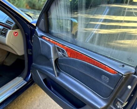 Синий Мерседес Е-Класс, объемом двигателя 2.2 л и пробегом 280 тыс. км за 3750 $, фото 7 на Automoto.ua