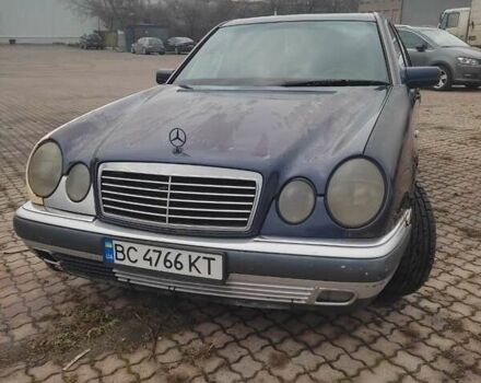 Синій Мерседес Е-Клас, об'ємом двигуна 2 л та пробігом 300 тис. км за 1800 $, фото 7 на Automoto.ua