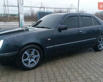 Синий Мерседес Е-Класс, объемом двигателя 2.8 л и пробегом 384 тыс. км за 1995 $, фото 24 на Automoto.ua