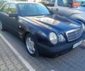 Синий Мерседес Е-Класс, объемом двигателя 2.2 л и пробегом 420 тыс. км за 2850 $, фото 1 на Automoto.ua