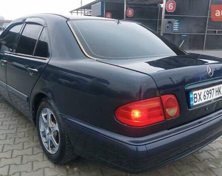 Синий Мерседес Е-Класс, объемом двигателя 2.8 л и пробегом 384 тыс. км за 1995 $, фото 27 на Automoto.ua