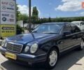 Синій Мерседес Е-Клас, об'ємом двигуна 3.2 л та пробігом 284 тис. км за 4400 $, фото 1 на Automoto.ua