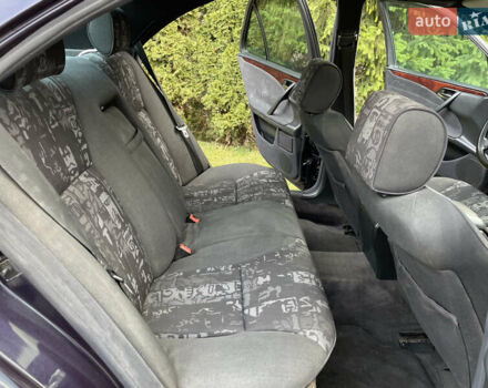 Синий Мерседес Е-Класс, объемом двигателя 2.3 л и пробегом 350 тыс. км за 2450 $, фото 27 на Automoto.ua