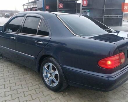 Синий Мерседес Е-Класс, объемом двигателя 2.8 л и пробегом 384 тыс. км за 1995 $, фото 26 на Automoto.ua