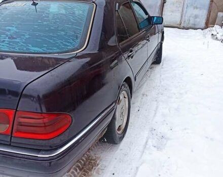 Синій Мерседес Е-Клас, об'ємом двигуна 2.2 л та пробігом 350 тис. км за 2800 $, фото 8 на Automoto.ua