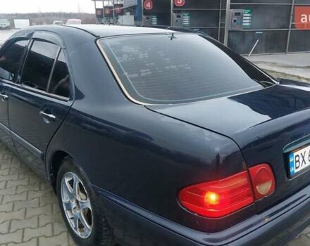 Синий Мерседес Е-Класс, объемом двигателя 2.8 л и пробегом 384 тыс. км за 1995 $, фото 40 на Automoto.ua