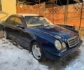 Синій Мерседес Е-Клас, об'ємом двигуна 2 л та пробігом 200 тис. км за 2100 $, фото 1 на Automoto.ua