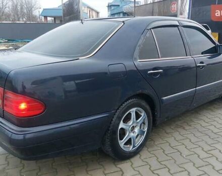 Синий Мерседес Е-Класс, объемом двигателя 2.8 л и пробегом 384 тыс. км за 1995 $, фото 31 на Automoto.ua