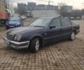 Синій Мерседес Е-Клас, об'ємом двигуна 2 л та пробігом 300 тис. км за 1800 $, фото 3 на Automoto.ua