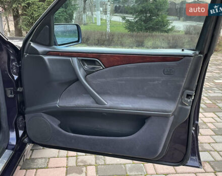 Синий Мерседес Е-Класс, объемом двигателя 2.3 л и пробегом 350 тыс. км за 2450 $, фото 17 на Automoto.ua