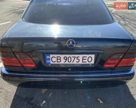 Синий Мерседес Е-Класс, объемом двигателя 2.4 л и пробегом 234 тыс. км за 3500 $, фото 15 на Automoto.ua