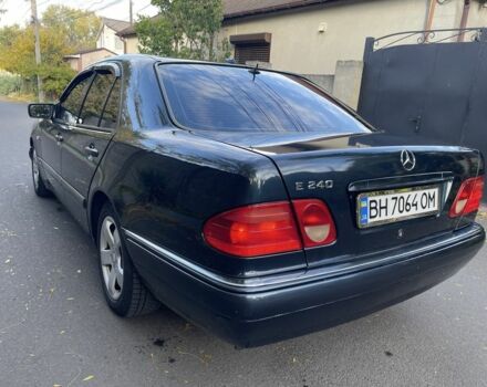 Мерседес Е-Класс 1998 в Овидиополе на Automoto.ua Синий Мерседес Е-Класс, объемом двигателя 2.4 л и пробегом 333 тыс. км за 3300 $, фото 9 на Automoto.ua