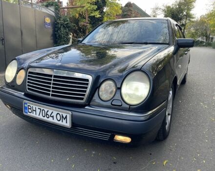 Мерседес Е-Класс 1998 в Овидиополе на Automoto.ua Синий Мерседес Е-Класс, объемом двигателя 2.4 л и пробегом 333 тыс. км за 3300 $, фото 1 на Automoto.ua