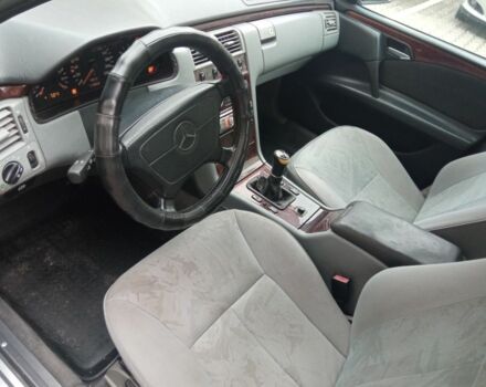 Синій Мерседес Е-Клас, об'ємом двигуна 0 л та пробігом 333 тис. км за 2399 $, фото 6 на Automoto.ua