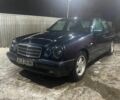 Синій Мерседес Е-Клас, об'ємом двигуна 3.2 л та пробігом 400 тис. км за 2500 $, фото 1 на Automoto.ua