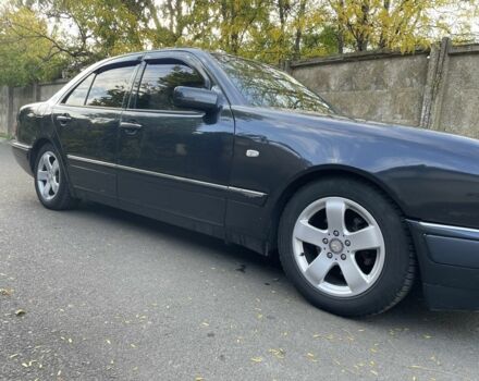 Мерседес Е-Класс 1998 в Овидиополе на Automoto.ua Синий Мерседес Е-Класс, объемом двигателя 2.4 л и пробегом 333 тыс. км за 3300 $, фото 3 на Automoto.ua
