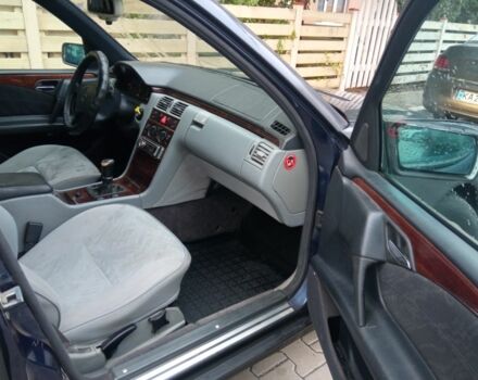 Синій Мерседес Е-Клас, об'ємом двигуна 0 л та пробігом 333 тис. км за 2399 $, фото 4 на Automoto.ua