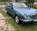 Синий Мерседес Е-Класс, объемом двигателя 2.2 л и пробегом 500 тыс. км за 1800 $, фото 1 на Automoto.ua
