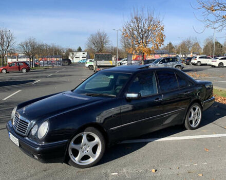 Синий Мерседес Е-Класс, объемом двигателя 2.4 л и пробегом 234 тыс. км за 3500 $, фото 1 на Automoto.ua