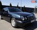 Синий Мерседес Е-Класс, объемом двигателя 4.2 л и пробегом 448 тыс. км за 4600 $, фото 1 на Automoto.ua