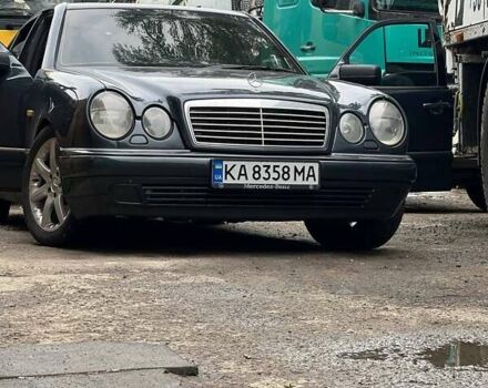 Синий Мерседес Е-Класс, объемом двигателя 4.3 л и пробегом 650 тыс. км за 3800 $, фото 12 на Automoto.ua