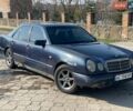 Синій Мерседес Е-Клас, об'ємом двигуна 2 л та пробігом 400 тис. км за 1999 $, фото 1 на Automoto.ua