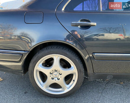 Синий Мерседес Е-Класс, объемом двигателя 2.4 л и пробегом 234 тыс. км за 3500 $, фото 14 на Automoto.ua