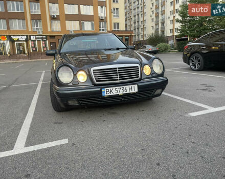 Синий Мерседес Е-Класс, объемом двигателя 2.15 л и пробегом 500 тыс. км за 4100 $, фото 5 на Automoto.ua