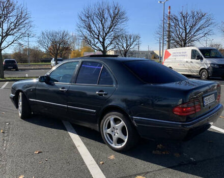 Синий Мерседес Е-Класс, объемом двигателя 2.4 л и пробегом 234 тыс. км за 3500 $, фото 3 на Automoto.ua