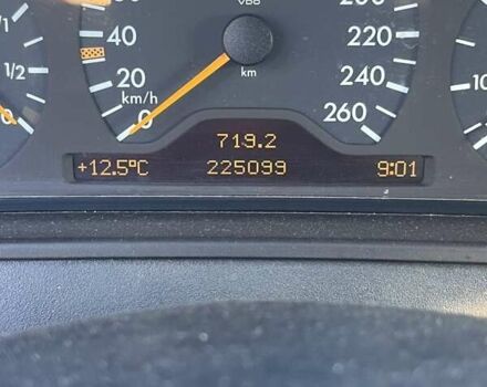 Мерседес Е-Класс 1998 в Харькове на Automoto.ua Синий Мерседес Е-Класс, объемом двигателя 2.5 л и пробегом 225 тыс. км за 3900 $, фото 30 на Automoto.ua