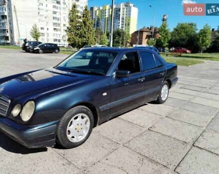 Синий Мерседес Е-Класс, объемом двигателя 2 л и пробегом 203 тыс. км за 3600 $, фото 6 на Automoto.ua