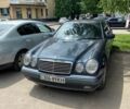 Синий Мерседес Е-Класс, объемом двигателя 4.3 л и пробегом 361 тыс. км за 3500 $, фото 1 на Automoto.ua