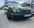 Синий Мерседес Е-Класс, объемом двигателя 3.2 л и пробегом 431 тыс. км за 3000 $, фото 3 на Automoto.ua