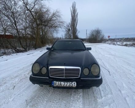 Синій Мерседес Е-Клас, об'ємом двигуна 2.2 л та пробігом 300 тис. км за 1190 $, фото 1 на Automoto.ua