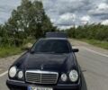 Мерседес Е-Класс 1998 в Жовкве на Automoto.ua Синий Мерседес Е-Класс, объемом двигателя 2 л и пробегом 500 тыс. км за 4300 $, фото 1 на Automoto.ua